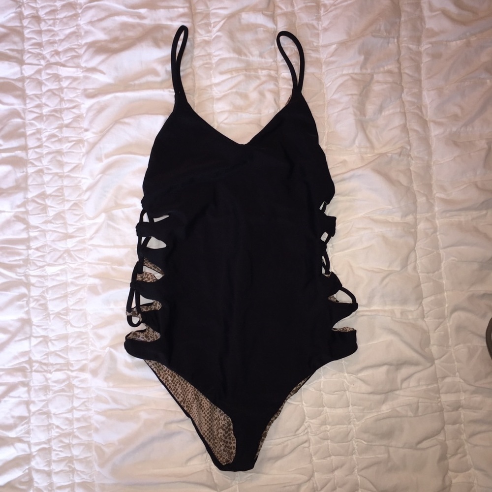 Acacia Florence in storm